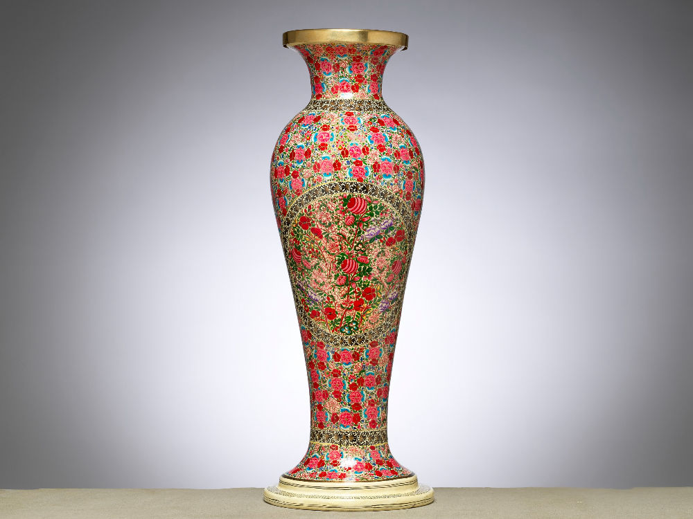 Limited edition decorative vase Honest Love Our Planet