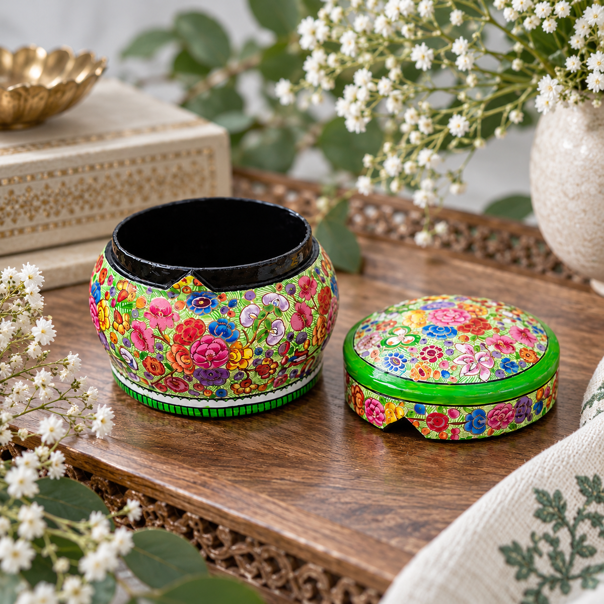 Round Lidded Urn –HOME DECOR ACCENT