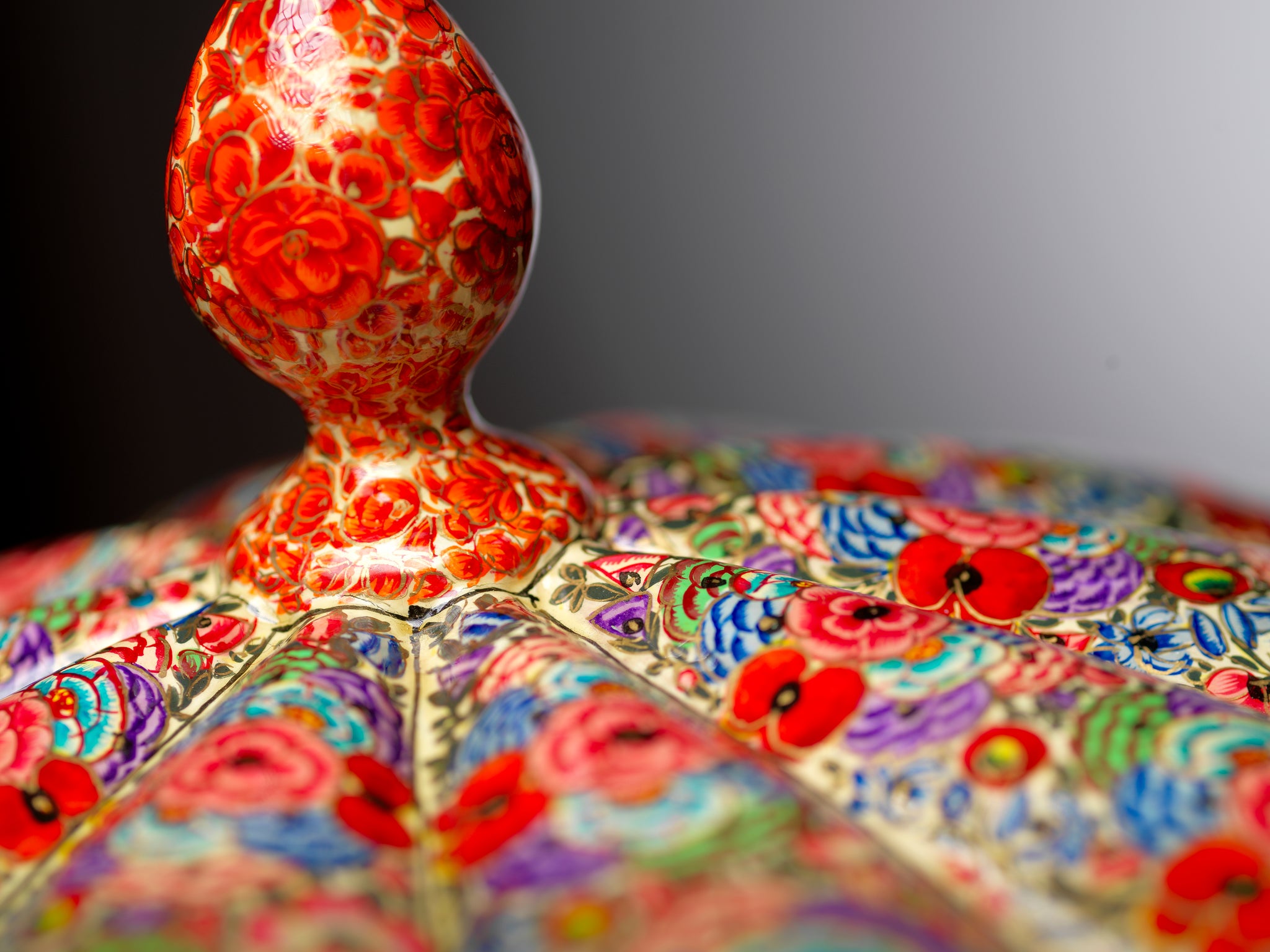 Exquisite Fruit Bowl – A Stunning Home Decor Piece